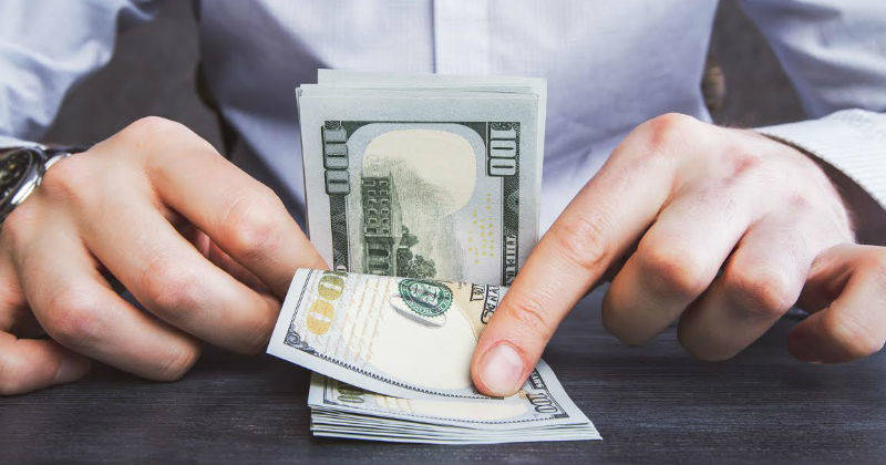 ¿Cómo saber si un dólar es falso?